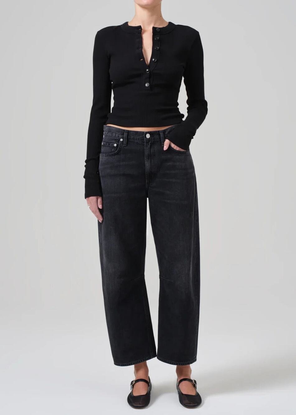 Citizens of Humanity Miro Relaxed Barrel Leg Jeans in Domino Black Size 24